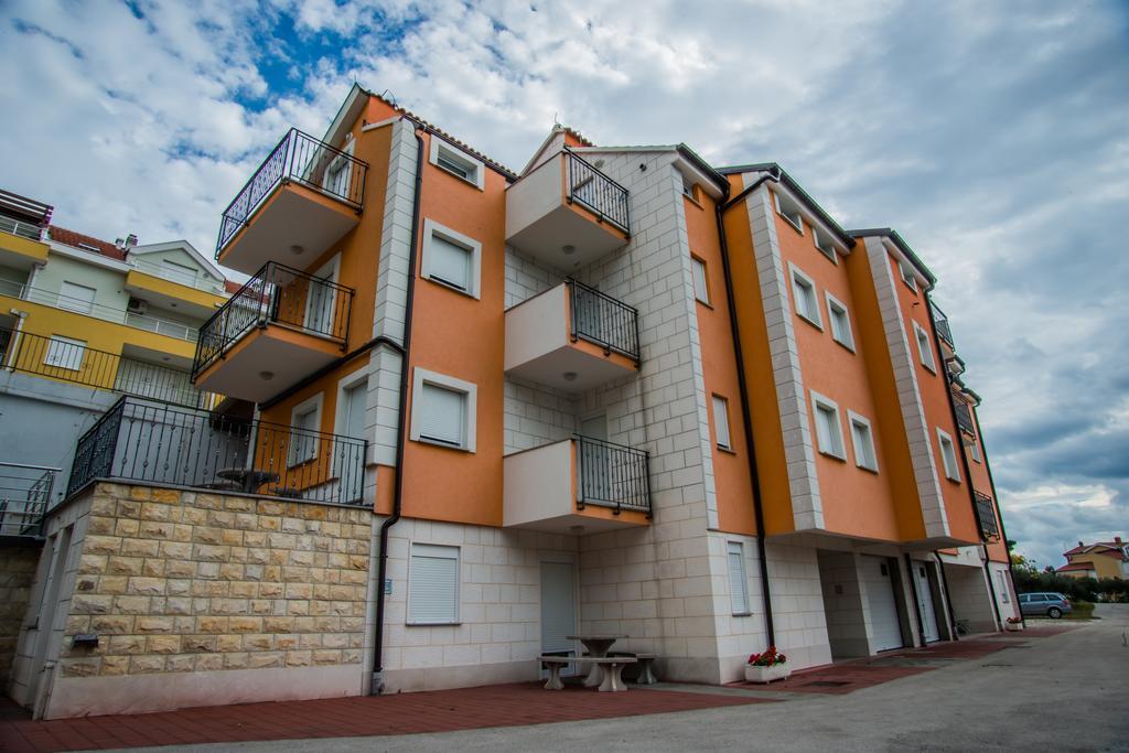 Apartments Nina Promajna Buitenkant foto